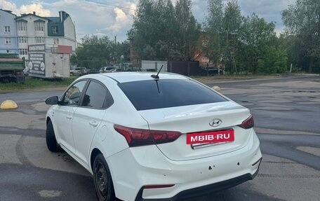 Hyundai Solaris II рестайлинг, 2019 год, 900 000 рублей, 5 фотография