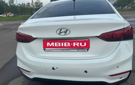 Hyundai Solaris II рестайлинг, 2019 год, 900 000 рублей, 4 фотография