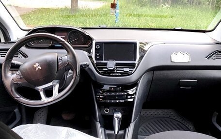 Peugeot 208 II, 2013 год, 837 000 рублей, 5 фотография