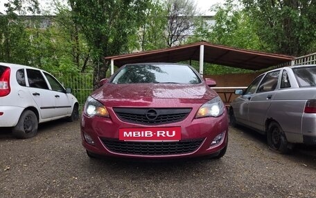Opel Astra J, 2010 год, 554 000 рублей, 2 фотография