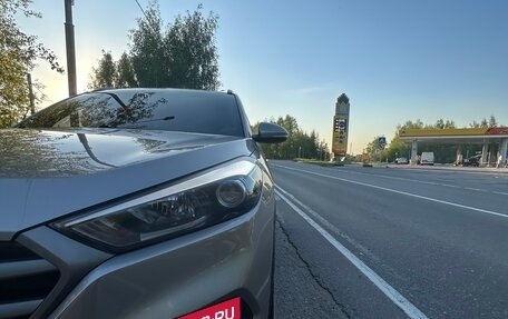Hyundai Tucson III, 2018 год, 1 990 000 рублей, 2 фотография