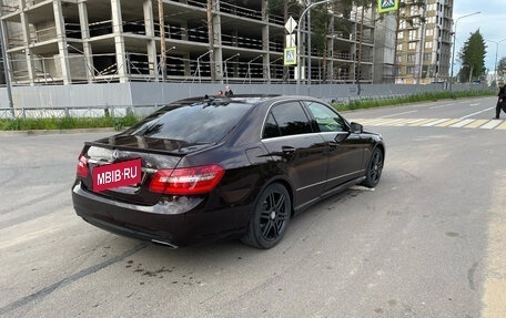 Mercedes-Benz E-Класс, 2011 год, 1 180 000 рублей, 3 фотография