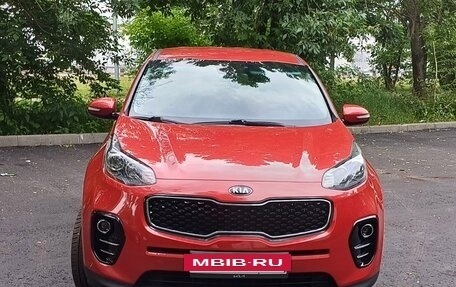 KIA Sportage IV рестайлинг, 2018 год, 2 370 000 рублей, 2 фотография