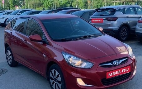 Hyundai Solaris II рестайлинг, 2011 год, 450 000 рублей, 2 фотография