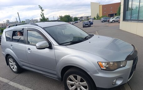 Mitsubishi Outlander III рестайлинг 3, 2011 год, 999 999 рублей, 3 фотография