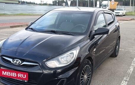 Hyundai Solaris II рестайлинг, 2013 год, 750 000 рублей, 3 фотография