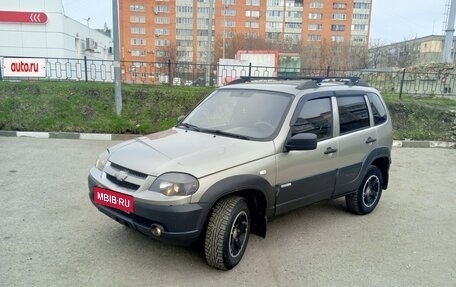 Chevrolet Niva I рестайлинг, 2012 год, 510 000 рублей, 3 фотография