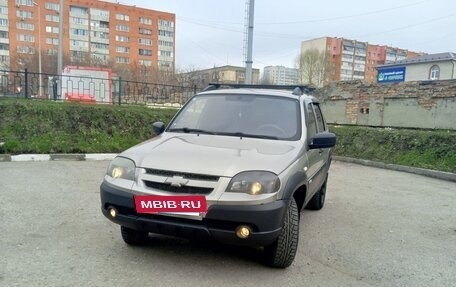 Chevrolet Niva I рестайлинг, 2012 год, 510 000 рублей, 2 фотография