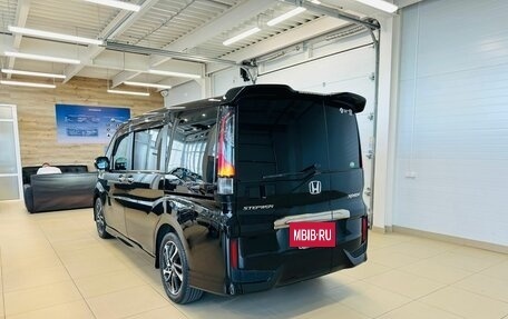 Honda Stepwgn IV, 2016 год, 2 349 900 рублей, 4 фотография