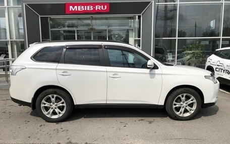 Mitsubishi Outlander III рестайлинг 3, 2013 год, 1 290 000 рублей, 4 фотография