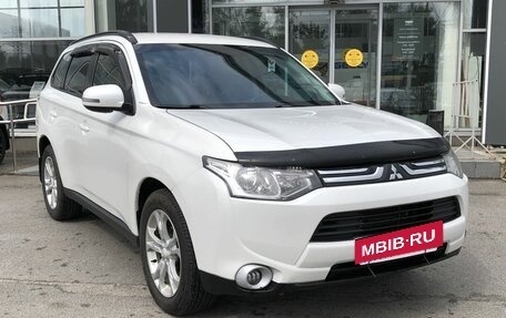 Mitsubishi Outlander III рестайлинг 3, 2013 год, 1 290 000 рублей, 3 фотография