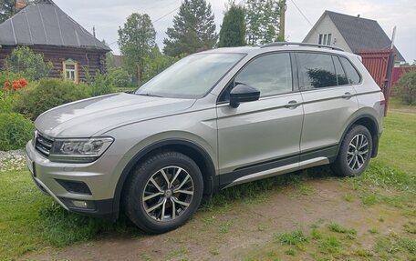 Volkswagen Tiguan II, 2019 год, 2 600 000 рублей, 3 фотография