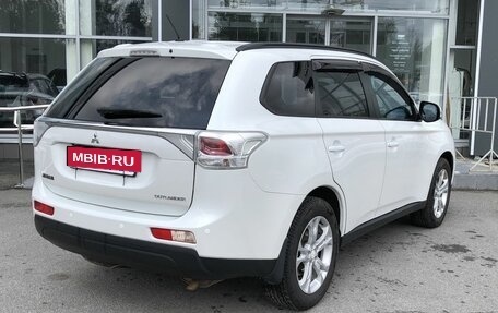 Mitsubishi Outlander III рестайлинг 3, 2013 год, 1 290 000 рублей, 5 фотография