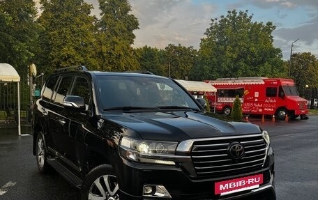 Toyota Land Cruiser 200, 2017 год, 6 500 000 рублей, 2 фотография