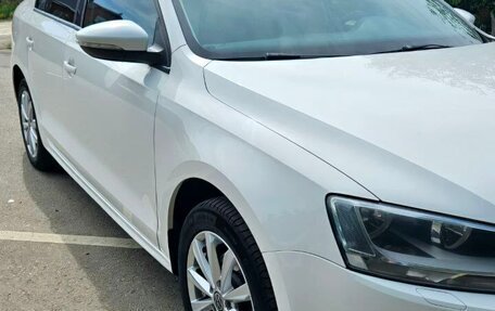 Volkswagen Jetta VI, 2014 год, 1 290 000 рублей, 2 фотография