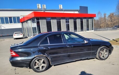 Mercedes-Benz C-Класс, 2005 год, 540 000 рублей, 3 фотография