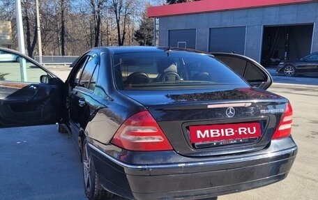 Mercedes-Benz C-Класс, 2005 год, 540 000 рублей, 6 фотография