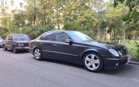 Mercedes-Benz E-Класс, 2002 год, 800 000 рублей, 3 фотография