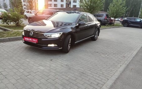 Volkswagen Passat B8 рестайлинг, 2017 год, 1 900 000 рублей, 4 фотография