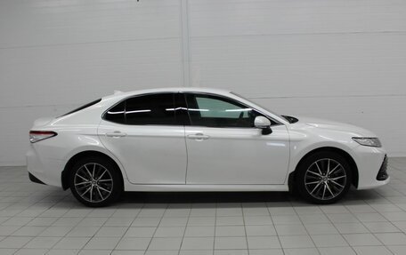 Toyota Camry, 2021 год, 2 430 000 рублей, 4 фотография