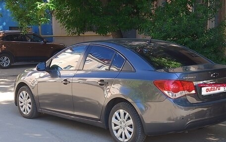 Chevrolet Cruze II, 2010 год, 820 000 рублей, 3 фотография