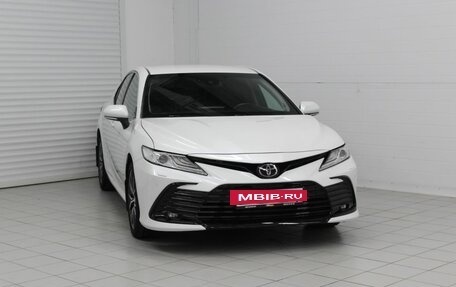 Toyota Camry, 2021 год, 2 430 000 рублей, 3 фотография