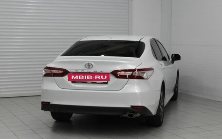Toyota Camry, 2021 год, 2 430 000 рублей, 6 фотография