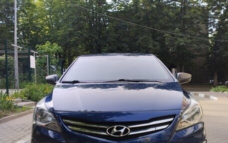 Hyundai Solaris II рестайлинг, 2015 год, 1 080 000 рублей, 2 фотография