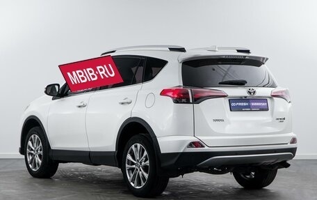 Toyota RAV4, 2017 год, 2 200 000 рублей, 2 фотография