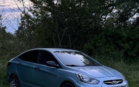 Hyundai Solaris II рестайлинг, 2013 год, 690 000 рублей, 2 фотография