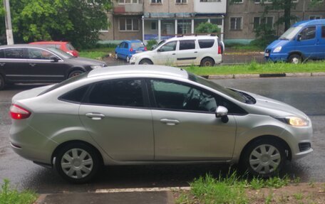 Ford Fiesta, 2015 год, 690 000 рублей, 2 фотография