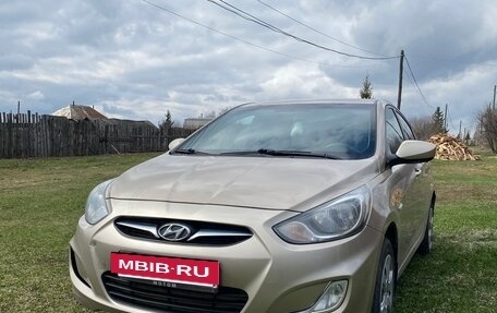 Hyundai Solaris II рестайлинг, 2013 год, 660 000 рублей, 2 фотография