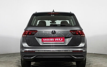 Volkswagen Tiguan II, 2021 год, 3 099 700 рублей, 6 фотография