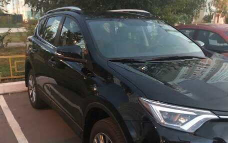 Toyota RAV4, 2019 год, 2 700 000 рублей, 2 фотография