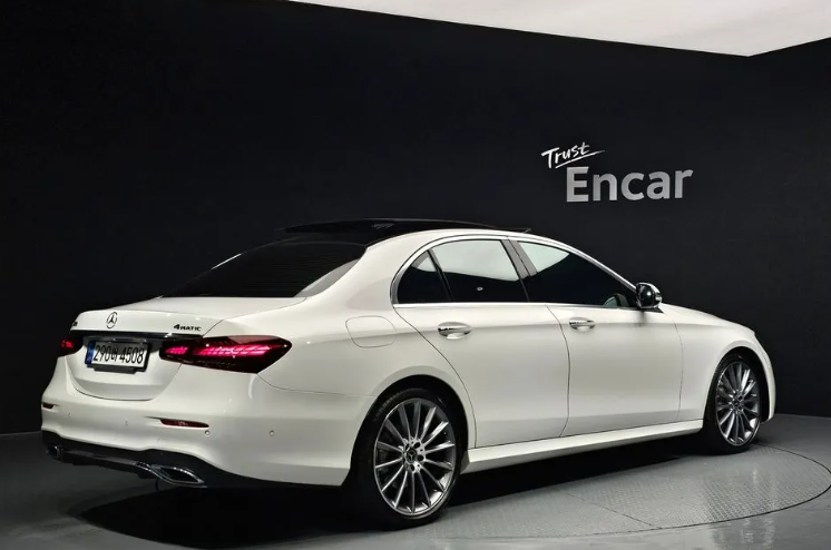 Mercedes-Benz E-Класс W213, 2021 год, 5 840 000 рублей, 2 фотография