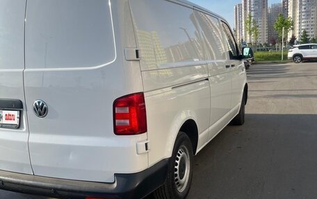 Volkswagen Transporter T6 рестайлинг, 2018 год, 2 550 000 рублей, 4 фотография