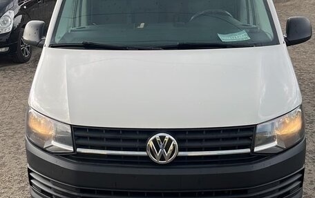 Volkswagen Transporter T6 рестайлинг, 2018 год, 2 550 000 рублей, 3 фотография