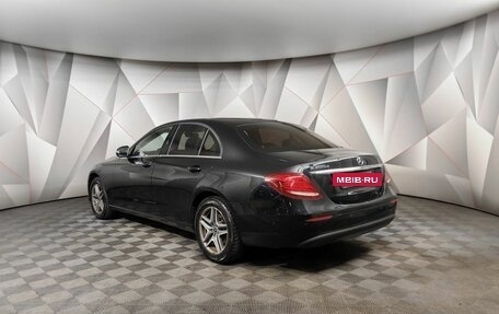 Mercedes-Benz E-Класс, 2019 год, 1 997 000 рублей, 4 фотография