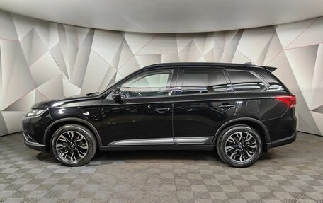 Mitsubishi Outlander III рестайлинг 3, 2021 год, 2 383 000 рублей, 5 фотография
