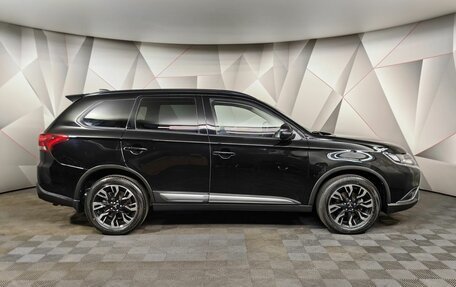 Mitsubishi Outlander III рестайлинг 3, 2021 год, 2 383 000 рублей, 6 фотография