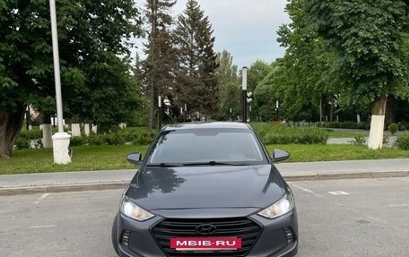 Hyundai Elantra VI рестайлинг, 2016 год, 1 200 000 рублей, 2 фотография