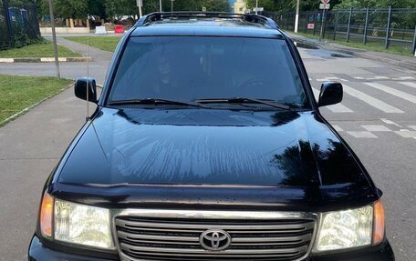 Toyota Land Cruiser 100 рестайлинг 2, 2004 год, 2 000 000 рублей, 6 фотография