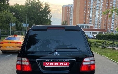 Toyota Land Cruiser 100 рестайлинг 2, 2004 год, 2 000 000 рублей, 7 фотография