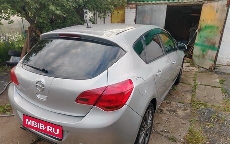 Opel Astra J, 2011 год, 600 000 рублей, 3 фотография