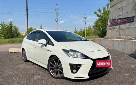 Toyota Prius, 2013 год, 1 450 000 рублей, 2 фотография