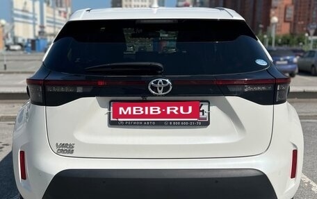 Toyota Yaris Cross, 2020 год, 2 290 000 рублей, 3 фотография