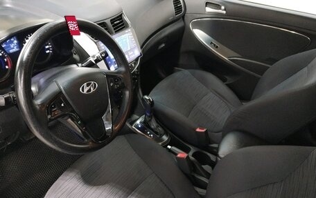 Hyundai Solaris II рестайлинг, 2015 год, 720 000 рублей, 5 фотография