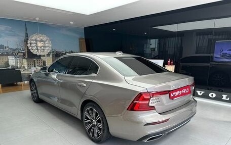 Volvo S60 III, 2022 год, 2 530 000 рублей, 5 фотография