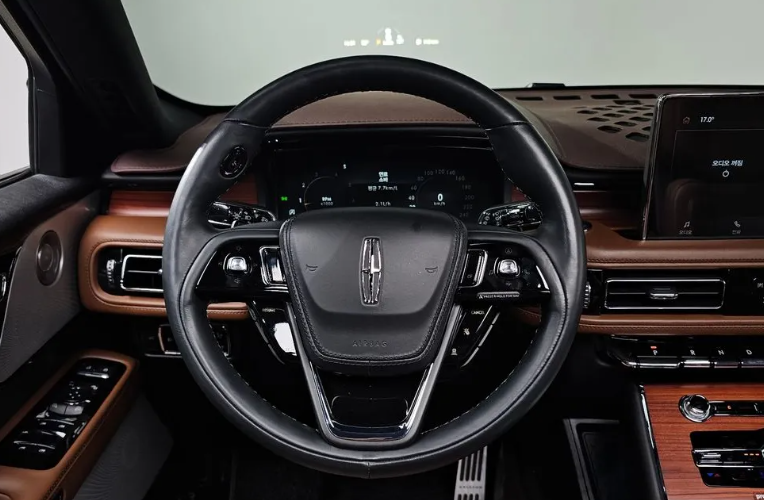 Lincoln Aviator II, 2023 год, 6 900 000 рублей, 12 фотография