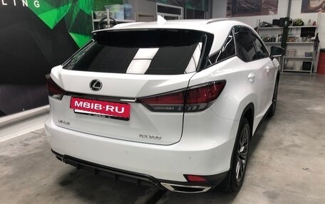 Lexus RX IV рестайлинг, 2019 год, 5 800 000 рублей, 3 фотография